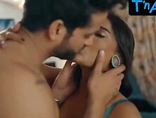 Ruks Khandagale Butt, Breasts Scene in Samne Wali Khidki Part 2