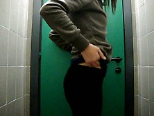 Amateur In Public Wc