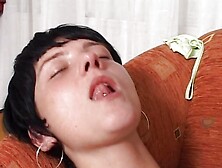 Sexuelle Erfahrungen einer jungen Schlampe Vol. 2 - Episode 3