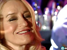 Robin eats Honey Rays creampie