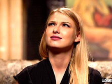 Anastasia is not mistaken about her target... - Jacquie et Michel TV