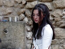 The residents of the Villa share a moment of pleasure... - Jacquie et Michel TV