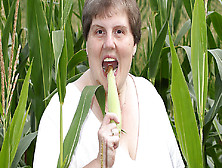 This Big Mama Loves To Play In A Cornfield - Maturenl