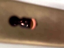 Mia moglie mi fa buttare la immondizia per scopare il suo amico