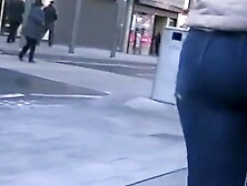 Tight ass that looks very spankable