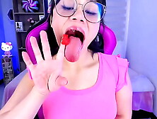 Lila Jordan Gummy playing
