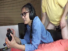 Nerdy Gamer Reddit Skank *assjob* While Focused On Playing - Intercruralsex