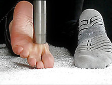 [Vacuuming Feet] Vacuuming My Wrinkled Feet