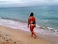 Hispanic Lady Wifey Walking On The Beach Meets Safado And Has Sex With Him Without A Condom Milk Inside The Chick FULLONXRED