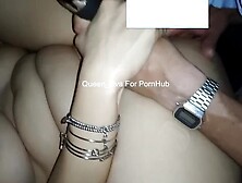 MOGLIE AMATORIALE MASTURBATA IN UN PARCHEGGIO DA UN GUARDONE MENTRE IL MARITO FILMA