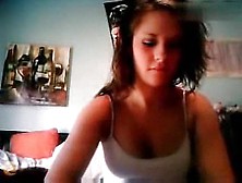 Webcam Curly brunette