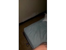 Mi Cuñado Entra A Mi Habitación A Buscar Algo,  Pero Su Hermano No Está…¡Aprovecho Para Cogermelo!