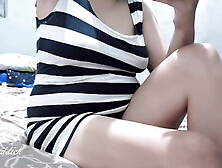 showing pussy of my roommate.