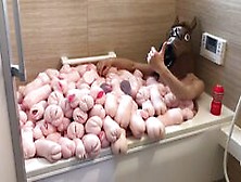 【個人撮影】総額100万円以上⁉︎ オナホール４００個で、オナホ風呂を作ってみた! Japanese Amateur Squirt Masturbation Sex Anal オナニストたけ