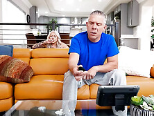 Her Glowing Buttflap Is A Trap! Nichole Saphir Brazzers