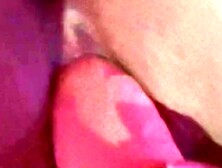 Hermosa universitaria jovencita eighteen años se desnuda y se masturba - “snatch rosada