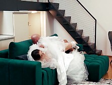 Young bride Vixi Rafi gets banged in the living room