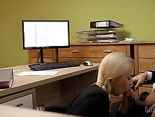 LOAN4K.  Brillante Teen Blondine braucht Geld für neues Auto,  also warum hat Sex