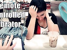 Emanuelly Gozando em Publico com brinquedo interativo no Shopping Public female orgasm interactive toy girl with remote vibe out