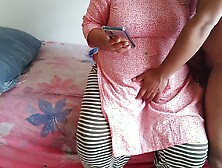 Gujrati Didi Phone Par (Xxx Video) Dekh Rahi Thi,  Jab Coti Bhai Akar Aur Unki Thapa Thap Gand Coda Or Fad Diya - Desi