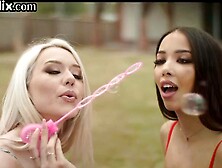 Naughty lesbians pussylicking in 3some