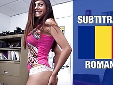 Încerc să introduc un obiect de cauciuc în anusul meu strâns pentru a mă pregăti pentru sexul anal