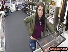 Sexy Amateur Babe Screwed By Pawn Guy