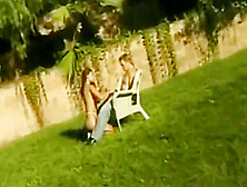 Follada En El Jardin