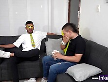 engaño de año nuevo,  despues de la fiesta de año nuevo marido se queda borrachoy amigo termina comiendose el coño de su mujer