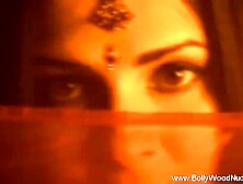 Solo porn with charming dame from Bollywood Nudes HD