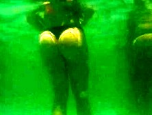 Perfect White Girl Teen Round Ass Underwater