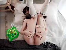 Милашка проиграла в игру и позволила трахнуть себя