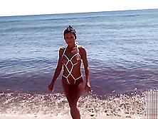 Micro Bikini Babe Shows off in Public