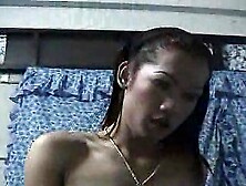 Wanking Ladyboy Giving Head To Pov