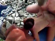 88828 corno filma esposa com amigos na praia