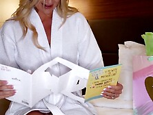 Forbidden Pleasures Hoe 20