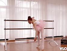 Small Lina Pleasure Performs Excellent Ballet Screw