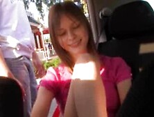 finger my girlfriends cunt in a car