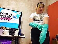 POV: Your ally's mamma catches u and forces u to smell her stinky booty