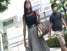 【プレミアムクラス】ゴムボールのような巨乳にこのくびれ！真夏の着衣巨乳様にゾッコン！