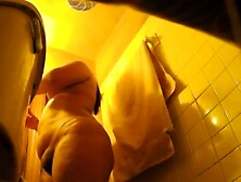 Spying fat ass my niece in our toilet