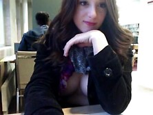 Hottie flash her tits in the cafe