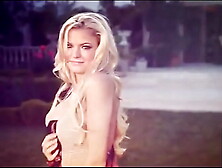 Swimming pool Solo Naked