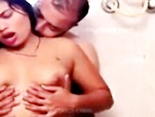 Hot Bhabhi Ko Bathroom Me Jabardast Utha Utha Kar Choda