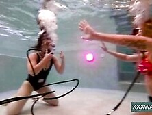 Jane And Minnie Manga Swim Nude Inside The Pool