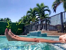 باربي نجد السعوديه عريانه تتمحن في البول/ horny Saudi Barbienjd naked in the pool