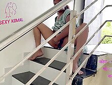 Komal was calling her brother-in-law on the terrace but someone saw her and entered the house.