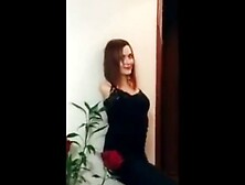 Hot Redhead Amputee Woman Dances Sexy Without Arms