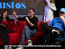 Sara Blonde se folla a un fan de verga ENORME mientras su esposo CORNUDO mira - Juan Bustos Show