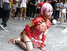上海漫展 cosplay 二次元，更多视频见评论